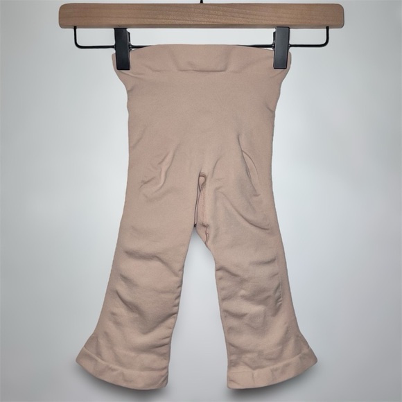 SKIMS Sculpting Short Above The Knee With Open Gusset in Clay - Picture 1 of 5